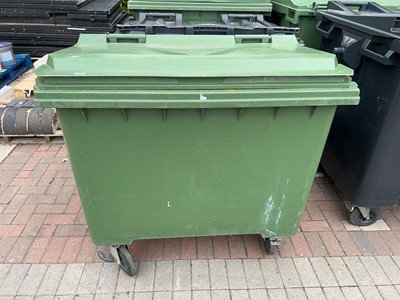 Lot 4335 - Green 500 litre 4 wheeled commercial waste bin