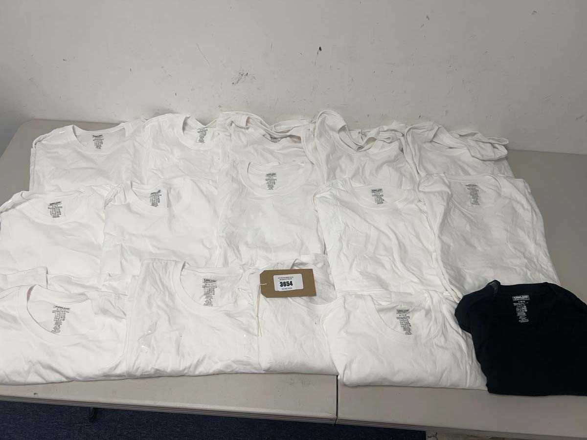 Lot 3654 - 14 x white + 1 black men's Kirkland t-shirts...