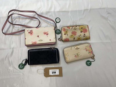 Lot 3730 - 4x Coach vintage purses (signs of wear)