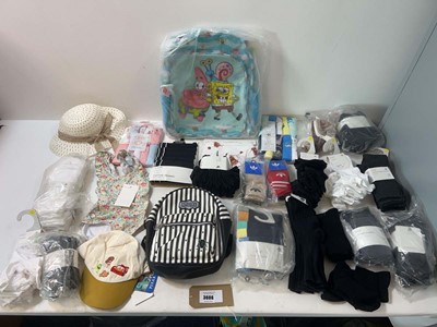 Lot 3686 - Children's accessories, socks, backpacks,...