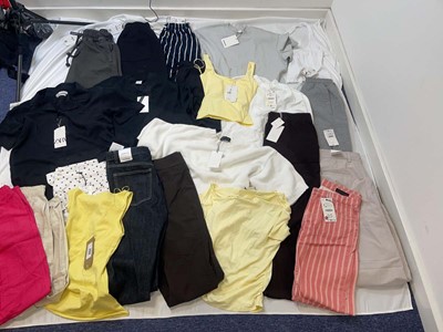 Lot 3752 - Zara & Sister Companies clothing