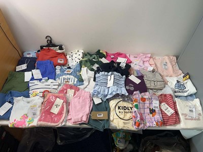 Lot 3693 - Children's clothing Zara, Next, Very, Bershka,...