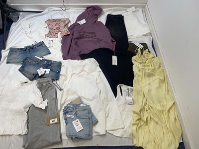 Lot 3774 - Zara & Sister Companies clothing