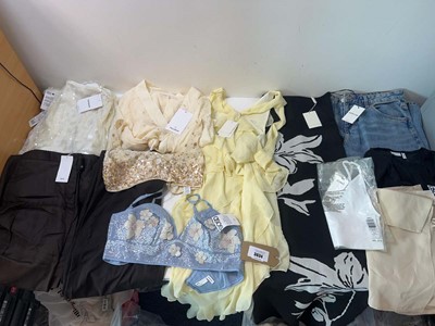Lot 3834 - Ladies clothing Pretty Lavish, MNG, ASOS, Pull...