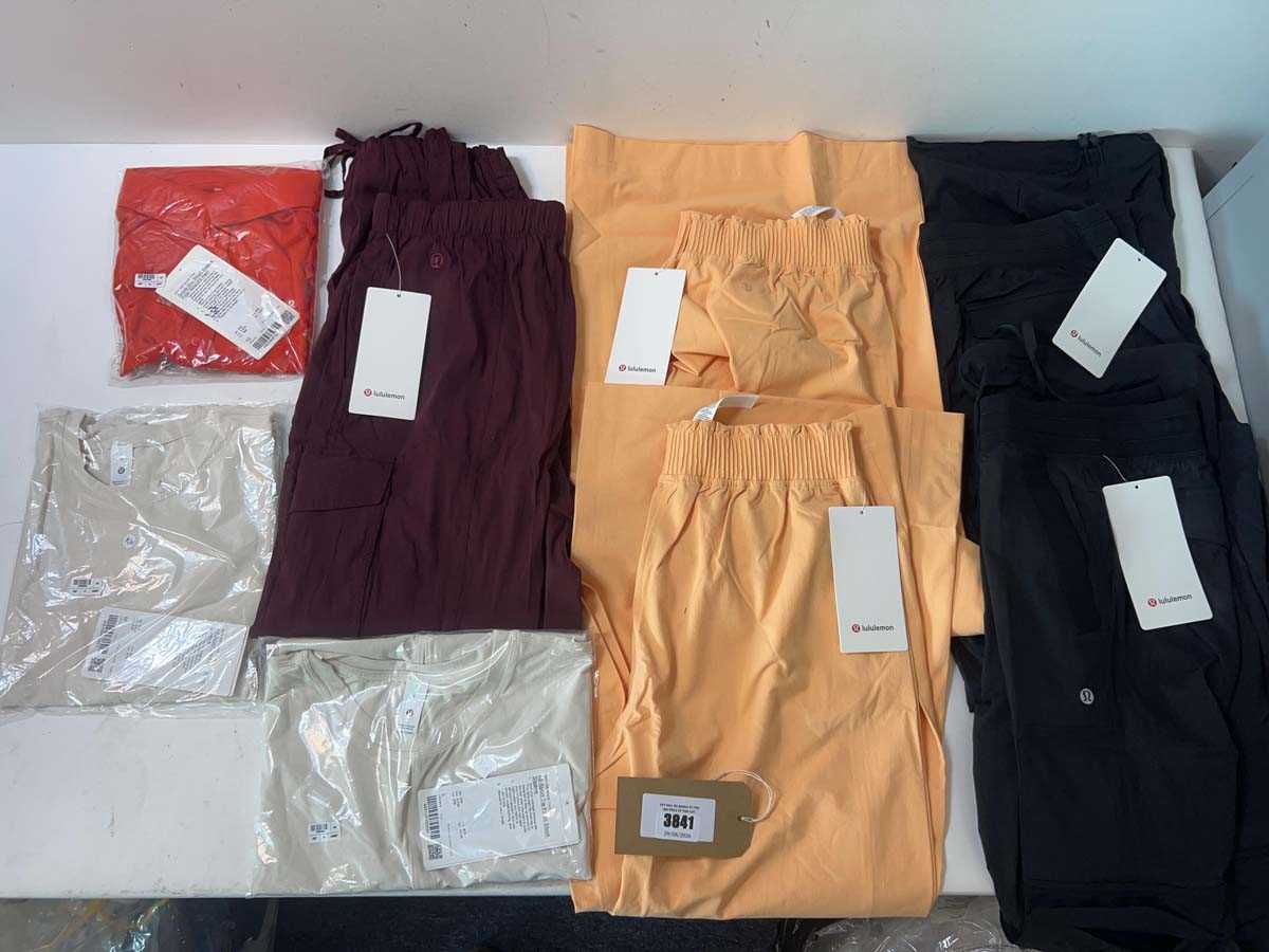 Lot 3841 - Ladies sportswear by Lululemon