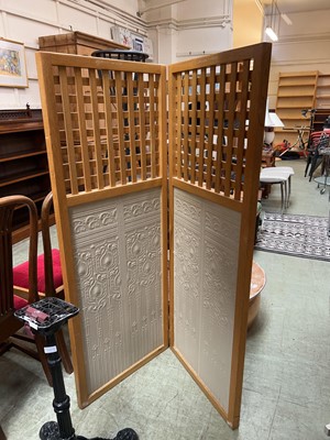 Lot 82 - Oak two panel screen