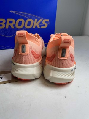 Lot 3787 - Brooks UK7 glycerin GTS 23 trainers in coral /...