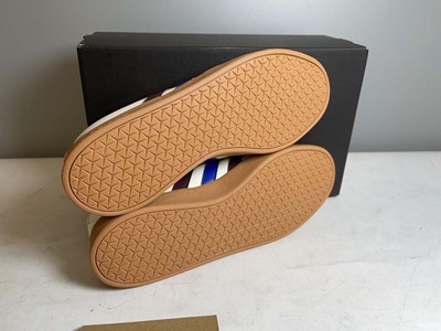 Lot 3790 - Adidas UK7.5 VL court base trainers in cream /...