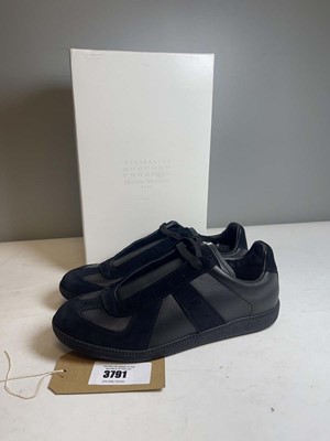 Lot 3791 - Maison Margiela Paris EU43 black replica...