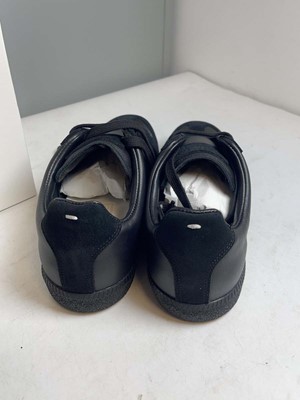 Lot 3791 - Maison Margiela Paris EU43 black replica...