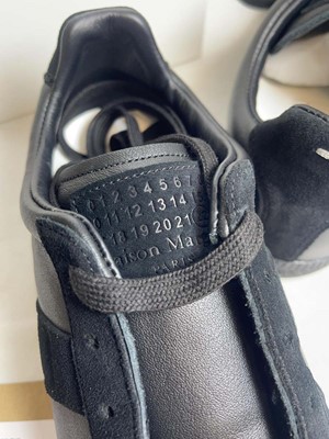 Lot 3791 - Maison Margiela Paris EU43 black replica...