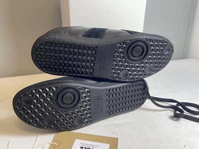 Lot 3791 - Maison Margiela Paris EU43 black replica...