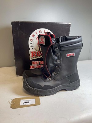 Lot 3794 - Roots UK8 black cherokee 9" side zip boots -...