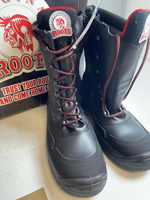Lot 3794 - Roots UK8 black cherokee 9" side zip boots -...