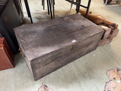 Lot 123 - Vintage wooden toolbox