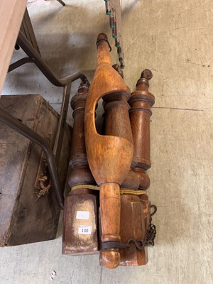 Lot 130 - 4 turned oak table legs on castors and a...