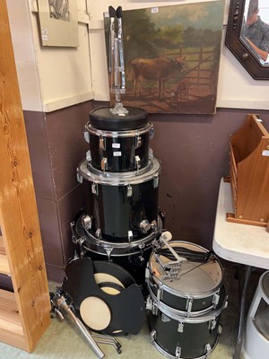 Lot 147 - A Remo drum set