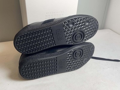 Lot 3797 - Maison Margiela Paris EU43 black replica...