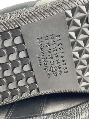Lot 3797 - Maison Margiela Paris EU43 black replica...
