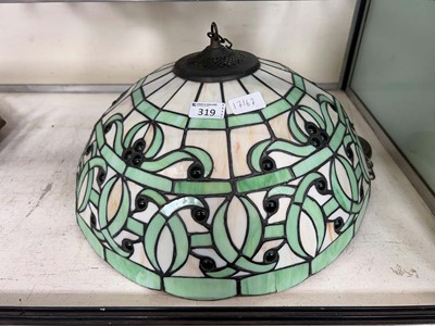 Lot 319 - A Tiffany style ceiling light fitting