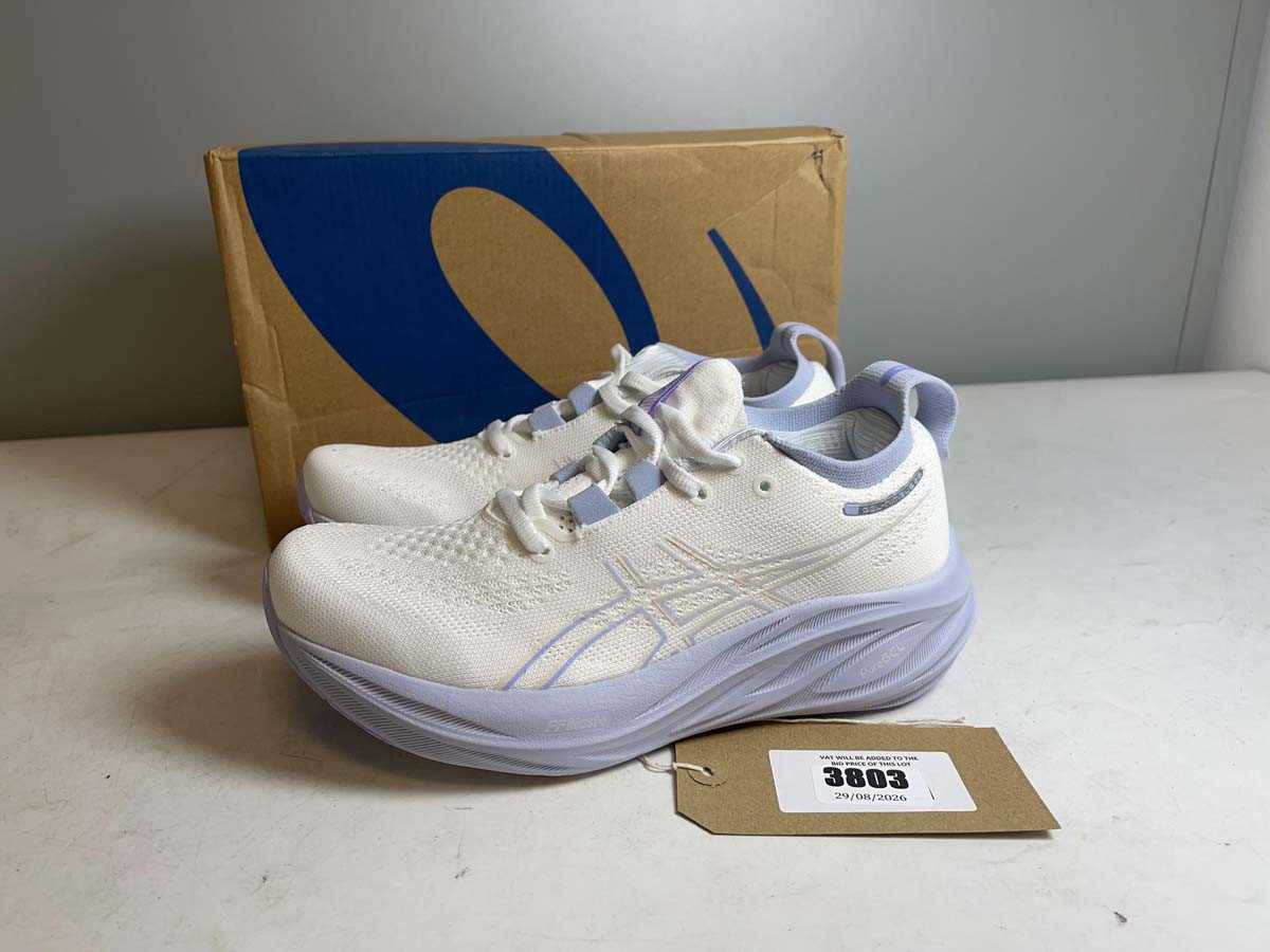 Lot 3803 - Asics UK5.5 gel-nimbus 25 trainers in white /...