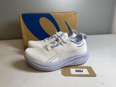 Lot 3803 - Asics UK5.5 gel-nimbus 25 trainers in white /...