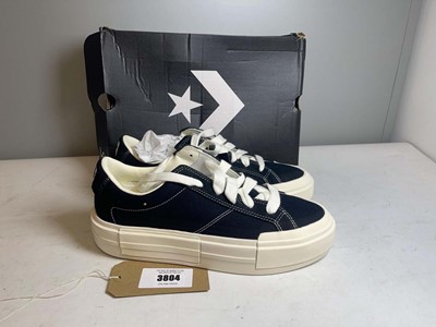 Lot 3804 - Converse UK12 cruise OX trainers in black /...