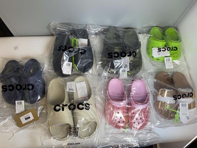 Lot 3806 - 7x Pairs of Crocs in various styles & sizes