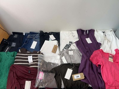 Lot 3860 - Ladies clothing Stradivarius, MNG, Threadbare,...