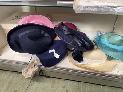 Lot 330 - Collection of ladies hats