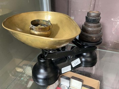 Lot 339 - Traditional kitchen pan scales and weights