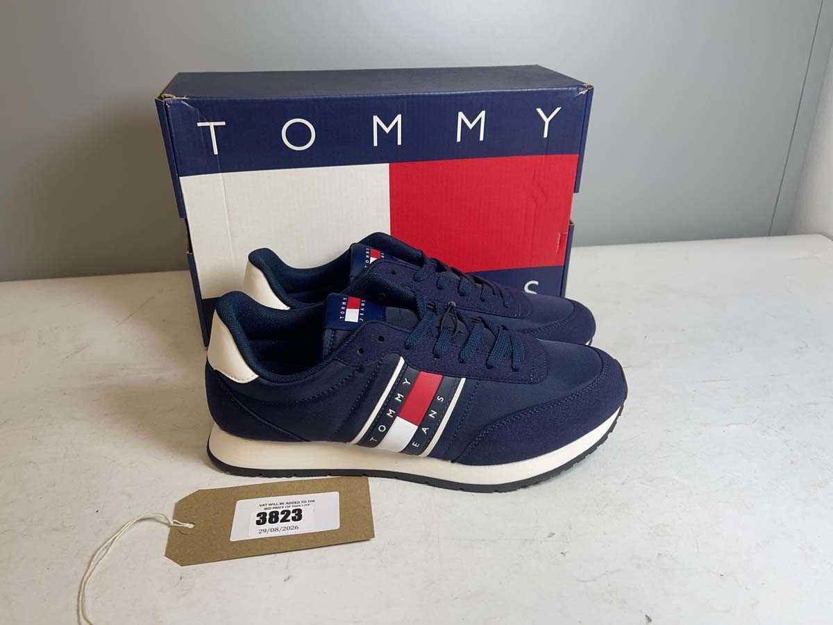 Lot 3823 - Tommy Hilfiger EU43 core classic runner...