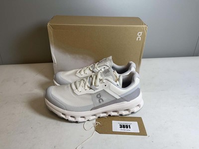 Lot 3891 - On Cloud UK5.5 cloudvista 2 trainers in ivory...
