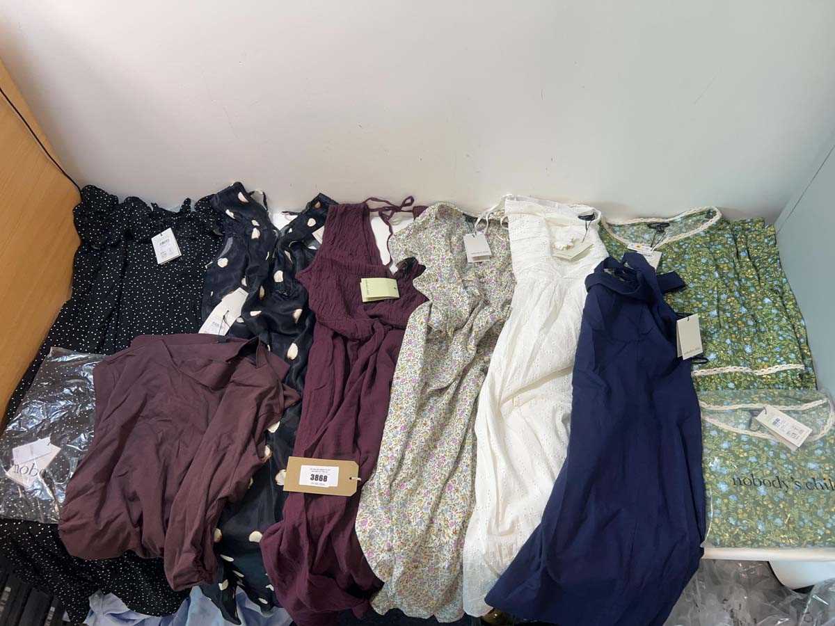 Lot 3868 - Nobody's Child clothing