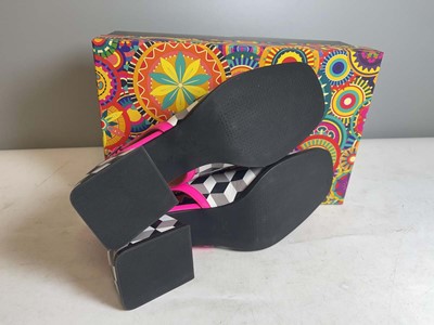 Lot 3894 - Embassy London EU39 diana high heels in black...