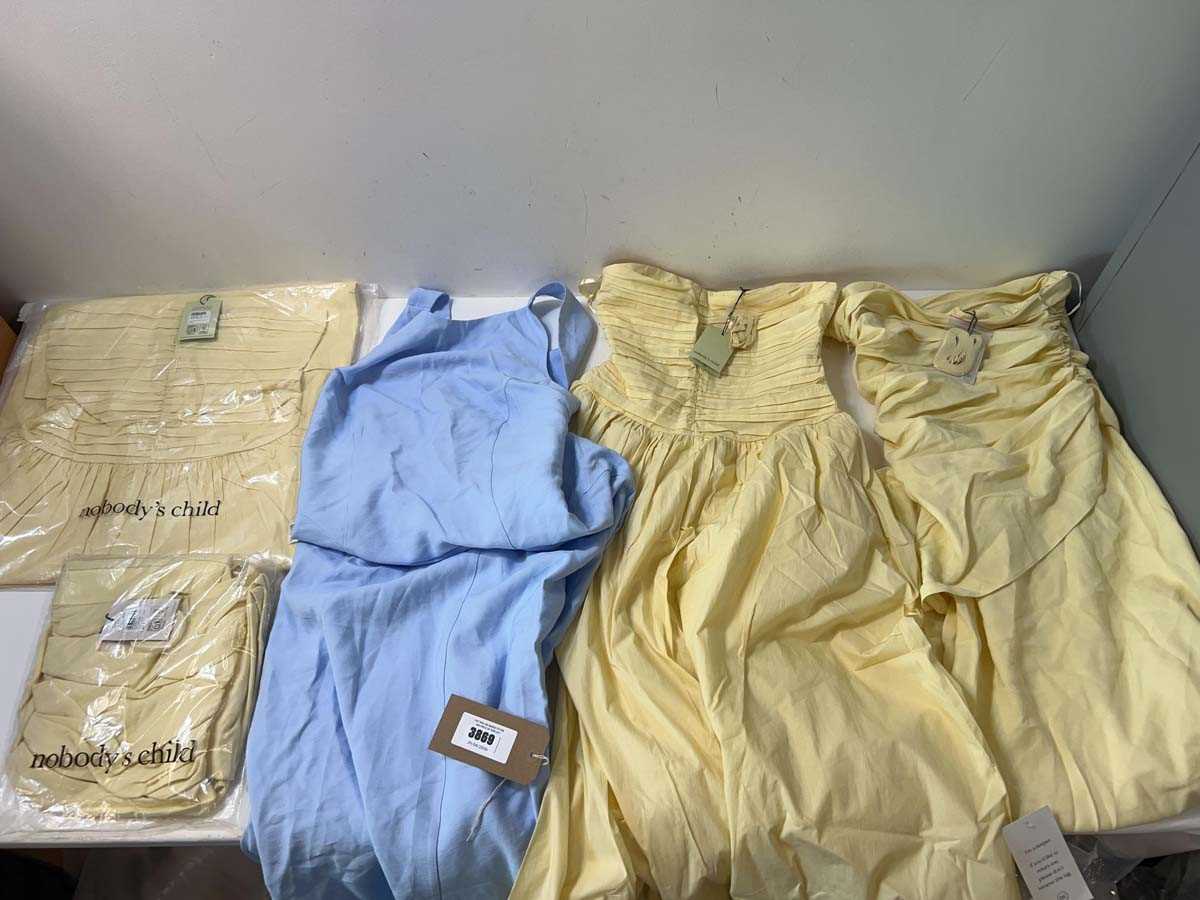 Lot 3869 - Nobody's Child clothing