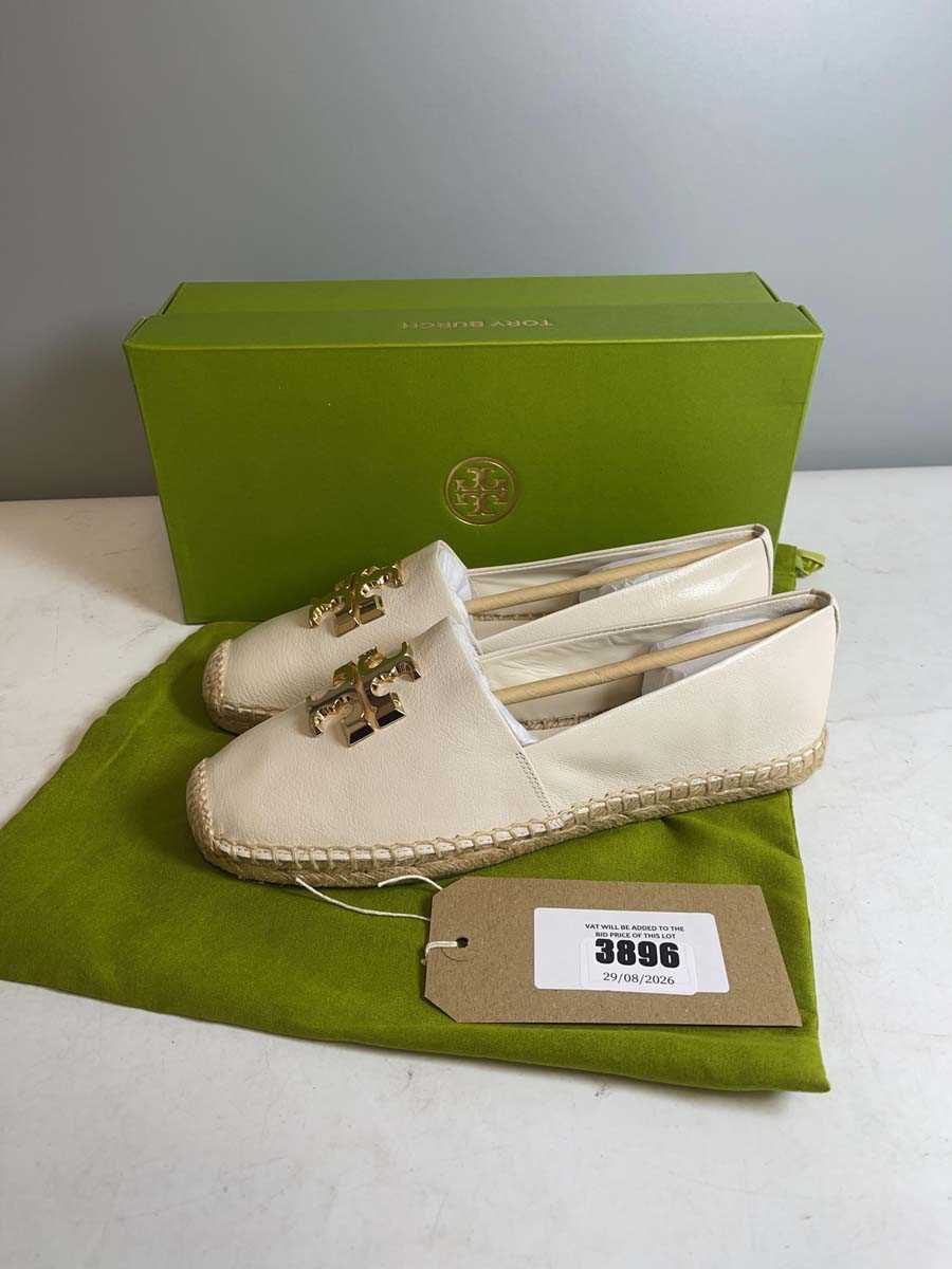 Lot 3896 - Tory Burch US8.5 eleanor espadrille shoes in...