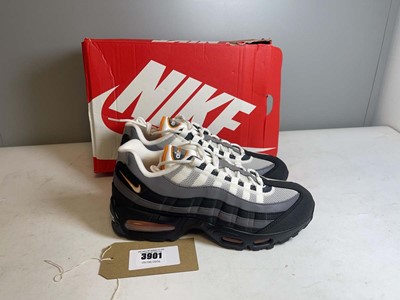 Lot 3901 - Nike UK8.5 air max 95 big bubble trainers in...