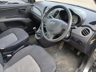 Lot 2010 Hyundai i10 Classic 5-door hatchback