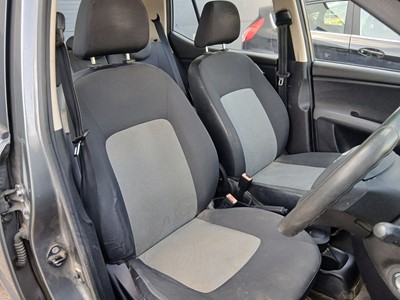 Lot 2010 Hyundai i10 Classic 5-door hatchback