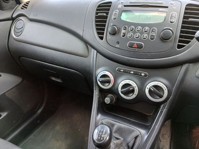 Lot 2010 Hyundai i10 Classic 5-door hatchback