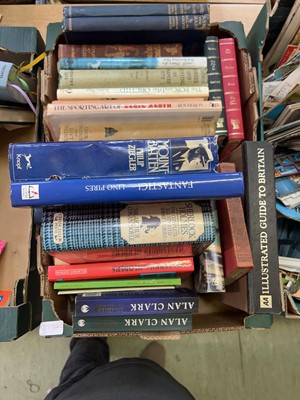Lot 410 - Tray of various books