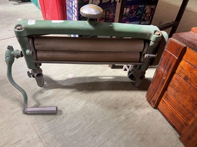 Lot 422 - Mangle