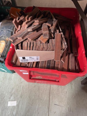 Lot 424 - Qty of parquet flooring