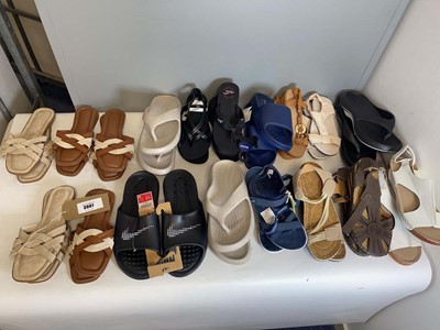 Lot 3907 - 18x Pairs of sandals to include Mountain...