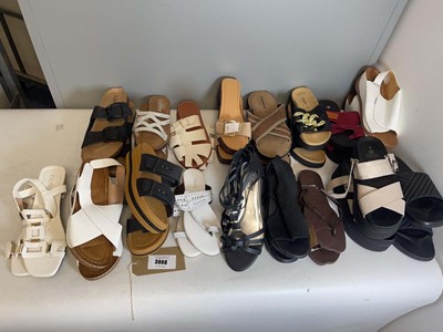 Lot 3908 - 17x Pairs of sandals to include Gabor,...