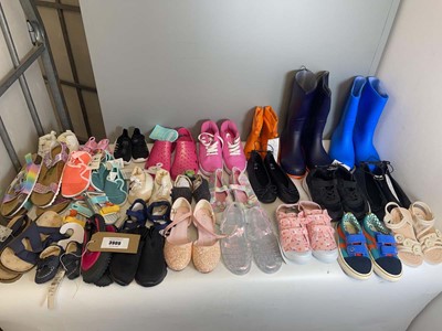 Lot 3909 - 29x Pairs of children's shoes to include Totes,...