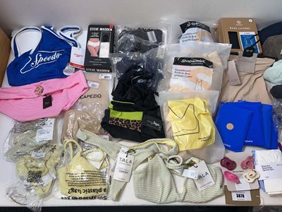 Lot 3878 - Accessories, swimwear, underwear, hats, Speedo,...