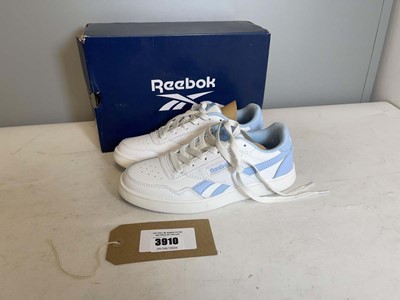 Lot 3910 - Boxed pair of Reebok court trainers size UK 4