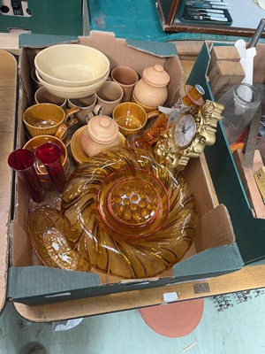 Lot 448 - Tray containing various ceramics and glassware...